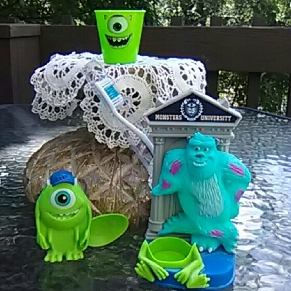 Mike and Sully. Bathroom set w/spoon